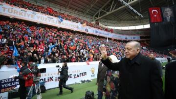 Το ερωτικό τραγούδι που αφιέρωσαν στον Ερντογάν οι οπαδοί του