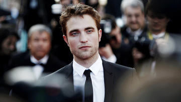 Ρόμπερτ Πάτινσον: Λέει συνεχώς ψέμματα «για να μην βαριέται ο κόσμος»