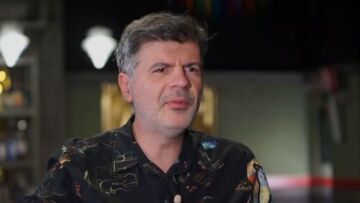 Φοίβος Δεληβοριάς για τα «Νούμερα»: Η κόρη μου μου είπε ότι ακόμα δεν έχω καταφέρει να φτάσω το «Παρά Πέντε»