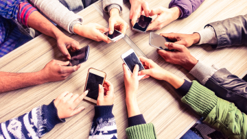 Κινητή τηλεφωνία: Οι συνολικές συνδρομές θα ξεπεράσουν τα 8,4 δισ. έως το τέλος του 2022