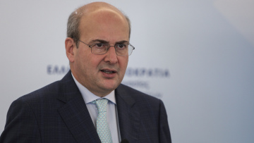 Χατζηδάκης: Προκαταβολή 100 ευρώ για κάθε μήνα καθυστέρησης για τις εκκρεμείς επικουρικές συντάξεις