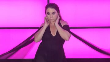 Μελίνα Μακρή: Στα αγαπημένα μου σουτιέν έχω ραμμένα φυλαχτά, για να μην με ματιάζουν