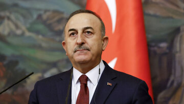 Προκλήσεις Τσαβούσογλου: Η Ελλάδα παραβιάζει ξεκάθαρα τη Συνθήκη της Λωζάνης με τα νησιά