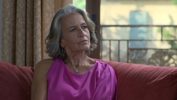 Λουκία Παπαδάκη για Μαύρο Ρόδο: «Δεν ξέρω αν η Κύρα υπήρξε ποτέ ζευγάρι με τον Θέμη, το εύχομαι»