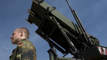 Συστήματα Patriot στην Ουκρανία: Ο Σολτς καλεί τους Ευρωπαίους να μιμηθούν το παράδειγμα της Γερμανίας 