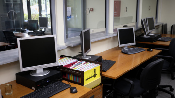 Κακοκαιρία «Μπάρμπαρα»: Στις 10 το πρωί ανοίγει το Δημόσιο - Από τις 11 τα μαγαζιά στα βόρεια προάστια