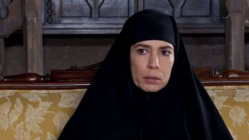 Μυρτώ Αλικάκη: «Δεν μου αρέσουν οι πιο όμορφοι άνθρωποι, αλλά οι πιο ενδιαφέροντες»