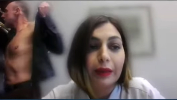 Κλέων Γρηγοριάδης: Πώς σχολίασαν τα social media το στριπτίζ εν μέσω τηλεδιάσκεψης