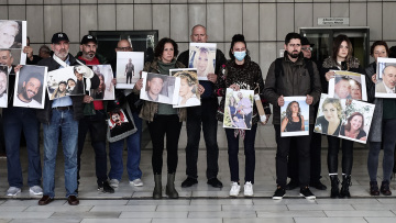 Δίκη για Μάτι: «Βρήκα τη γυναίκα μου απανθρακωμένη μέσα στο αυτοκίνητο», κατέθεσε μάρτυρας