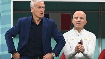 Ντεσάν, ο πρώτος  μετά τον Μπεκενμπάουερ που οδήγησε την ομάδα του σε 2 σερί τελικούς  Μουντιάλ 