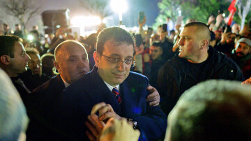 Πολιτικός σεισμός στην Τουρκία μετά την καταδίκη Ιμάμογλου - Πώς αντέδρασε 