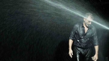 Δημήτρης Παπαϊωάννου: Ανακοινώνει επτά νέες παραστάσεις και αποκαλύπτει τα μυστικά του «INK»