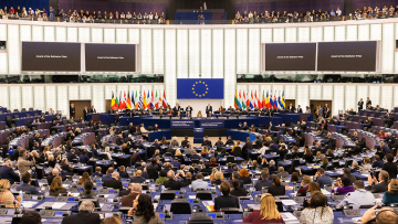 Qatargate: Η Ευρωβουλή «παγώνει» όλες τις ρυθμίσεις για το Κατάρ - Σχέδιο 10 σημείων κατά της διαφθοράς