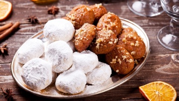 Καλάθι των Χριστούγεννων: Χωρίς μελομακάρονα και κουραμπιέδες