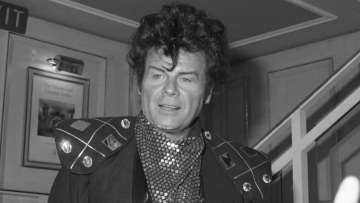 Γκάρι Γκλίτερ: Ο παιδόφιλος τραγουδιστής θα αποφυλακιστεί έχοντας εκτίσει τη μισή ποινή του