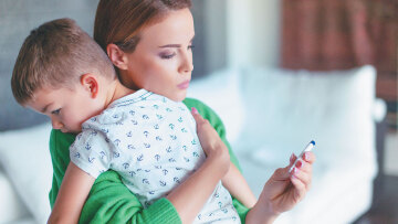 Σαρώνει η γρίπη - Οι γιορτές φέρνουν 80.000 κρούσματα ιώσεων την ημέρα