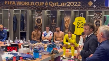 Μουντιάλ 2022: O Μακρόν στα αποδυτήρια της Εθνικής Γαλλίας, με δάκρυα στα μάτια συνεχάρη τους παίκτες - Δείτε βίντεο