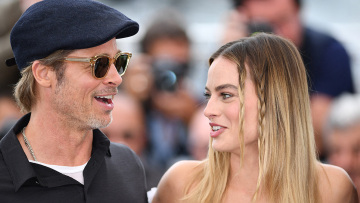 Μπραντ Πιτ για το φιλί με τη Μάργκοτ Ρόμπι στο «Babylon»: «Πότε ξανά θα είχα τέτοια ευκαιρία;»