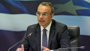 Δημοσιονομικός «χώρος» έως 1 δισ. κάθε χρόνο για παροχές αν εξασφαλισθεί η επενδυτική βαθμίδα