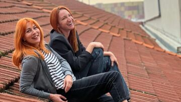 Σμαράγδα Καρύδη - Στεφανία Γουλιώτη: Το βίντεο με τον χορό τους πάνω σε μία σκεπή