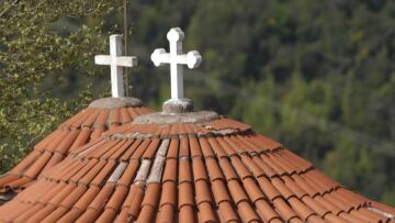 Σέρρες: Νεαροί ιερόσυλοι εισέβαλαν σε εκκλησία και έκλεψαν τα τάματα πιστών