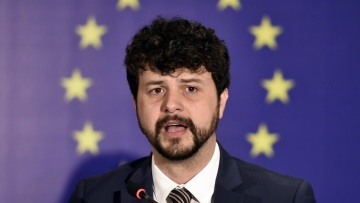 «Qatargate»: Ποιος είναι ο 36χρονος Ευρωβουλευτής που «έδωσε» η Καϊλή