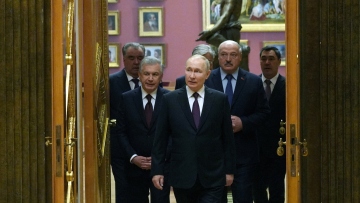 Πούτιν: Έδωσε χρυσά δαχτυλίδια στους συμμάχους του για το 2023 και τον παρομοιάζουν με το Γκόλουμ