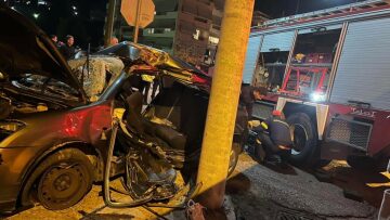 Τροχαίο στο Αγρίνιο: IX «καρφώθηκε» σε κολόνα - Σοβαρά τραυματισμένα δύο νεαρά άτομα