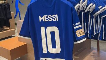 «Πανικό» προκάλεσε η φανέλα του Μέσι στην μπουτίκ της Αλ Χιλάλ, μεγάλης αντιπάλου της Αλ Νασρ του Ρονάλντο! 