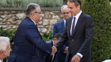 Τι είπε ο Μητσοτάκης στον Κουτσούμπα για την ημερομηνία των εκλογών