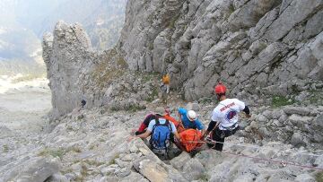 Όλυμπος: Ορειβάτισσα έπεσε σε «τρύπα» στα 2.700 μέτρα 