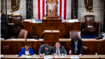 Θρίλερ στην Αμερικανική Βουλή: Σε αδιέξοδο οι Ρεπουμπλικάνοι, ούτε τη 2η ημέρα δεν εξελέγη πρόεδρος