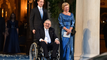 Τέως βασιλιάς Κωνσταντίνος: «Νεύμα» Μητσοτάκη στους κεντρώους