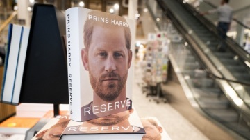 Πρίγκιπας Χάρι: Ρεκόρ όλων των εποχών σε πωλήσεις έσπασε η αυτοβιογραφία του