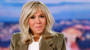 Μπριζίτ Μακρόν: Καταδικάστηκαν 10 άτομα που διέδιδαν ότι γεννήθηκε άνδρας -  Ανάμεσά τους και το μέντιουμ που ξεκίνησε τις φήμες