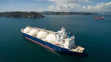 Reuters: Η Ελλάδα υπέγραψε την πρώτη της μακροπρόθεσμη συμφωνία για LNG με τις ΗΠΑ
