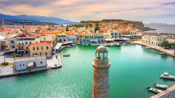 Κρήτη: Έρευνα δείχνει αλλαγές στο προφίλ των τουριστών που επισκέφθηκαν το νησί το 2022