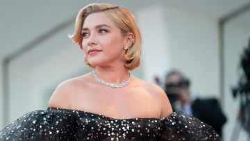 Φλόρενς Πιου: «Πώς μπορούν οι θηλές μου να σε προσβάλλουν τόσο;» αναρωτιέται για τη γυμνή εμφάνισή της