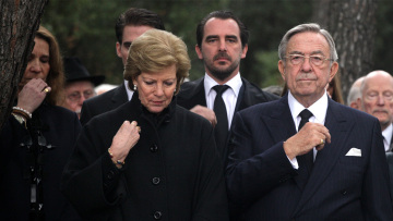 Τέως βασιλιάς Κωνσταντίνος: Στους 200 οι καλεσμένοι στη Μητρόπολη - Ποιοι θα παραστούν στην κηδεία