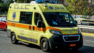 Βούλα: Τροχαίο με παράσυρση 15χρονης - Με βαριά κρανιοεγκεφαλική κάκωση το κορίτσι