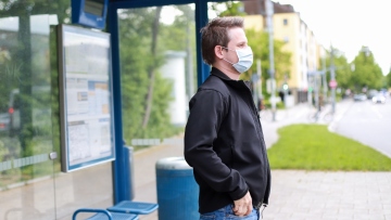 Γερμανία: Τέλος η υποχρεωτική χρήση μάσκας σε τρένα και λεωφορεία