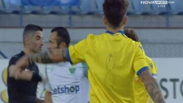  Αστέρας Τρίπολης-Λεβαδειακός: Ο Μουνάφο έπαιξε με το νούμερο στη φανέλα να είναι γραμμένο με μαρκαδόρο 