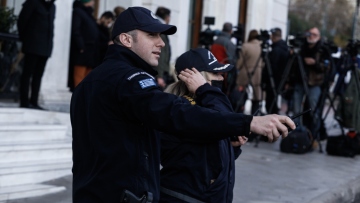 Τέως βασιλιάς Κωνσταντίνος: «Σφραγίζουν» με ΝΟΤΑΜ τον εναέριο χώρο για drones