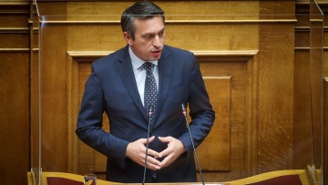 Μαντάς (ΝΔ): Πήγα στην κηδεία του τέως βασιλιά Κωνσταντίνου - «Η δημοκρατία μας δεν απειλείται από κανέναν»