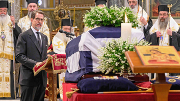 Κηδεία Κωνσταντίνου: Ο επικήδειος του Παύλου που συγκίνησε τη Μητρόπολη - «Δεν είναι αυτό το τέλος πατέρα»