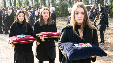 Αριέτα και Άννα Μαρία: Ποιες είναι οι δύο μεγάλες κόρες της Αλεξίας - Δείτε φωτογραφίες