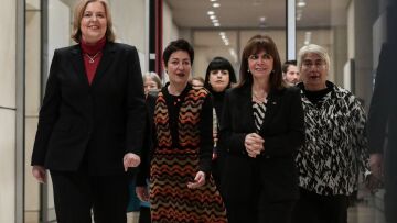 Στο Βερολίνο για τριήμερη επίσημη επίσκεψη η Κατερίνα Σακελλαροπούλου