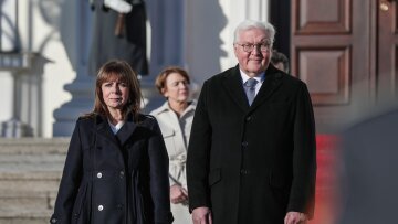 Στο Βερολίνο η Σακελλαροπούλου - Συναντήθηκε με τον Σταϊνμάιερ