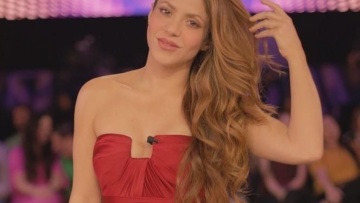 Σακίρα - Πικέ: Η κόντρα συνεχίζεται - Η τραγουδίστρια έβαλε ομοίωμα μάγισσας στο μπαλκόνι της απέναντι από την πεθερά της