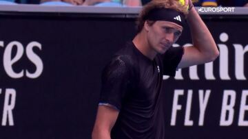 Australian Open: Πουλί κουτσούλησε τον Ζβέρεφ στο κεφάλι 